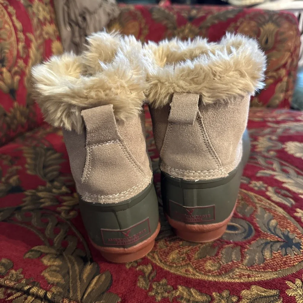 American Eagle Women's Leather & Rubber Shearling Lined Duck Boots Size 8 - EUC